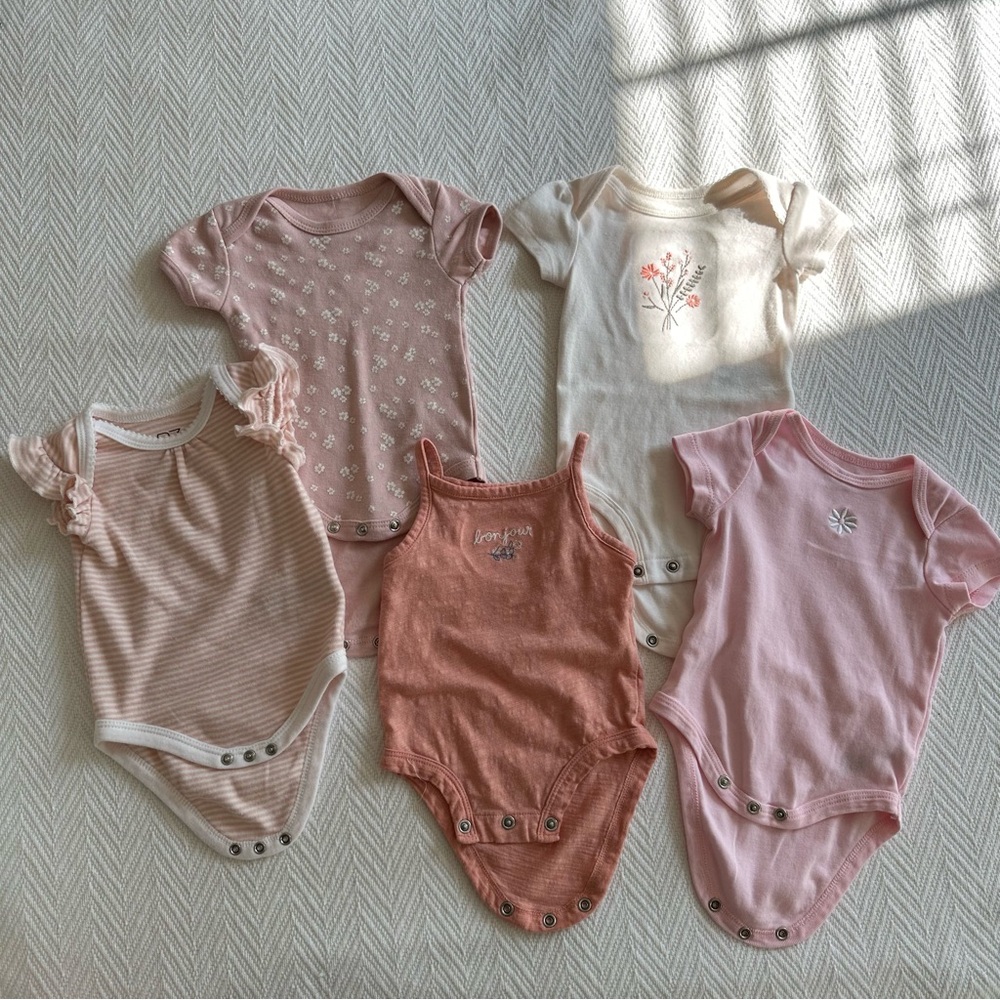 5 onesies 💐